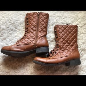 Brown combat boots size 8. Great condition.